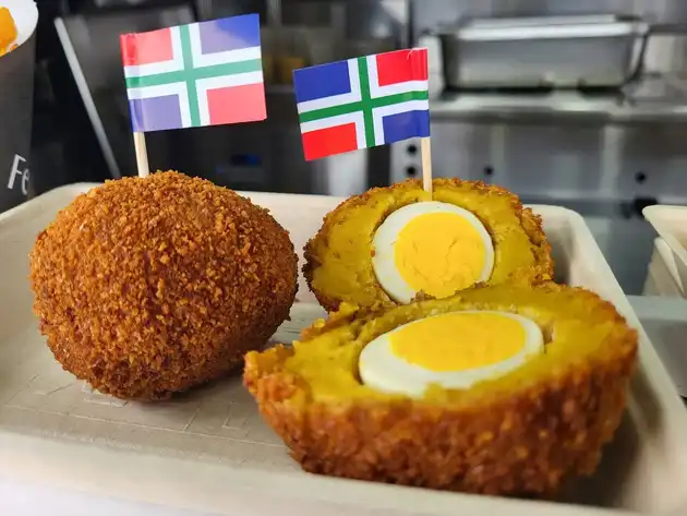 Snack van de dag, de Eierbal! Eextahal Sport en Events Scheemda