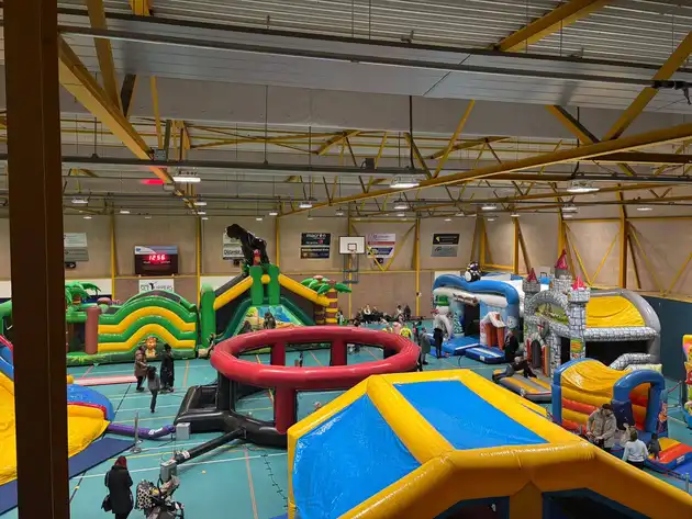 Op 1 en 2 januari was de sporthal weer omgetoverd tot een waar springfestijn! - Eextahal Sport en Events Scheemda