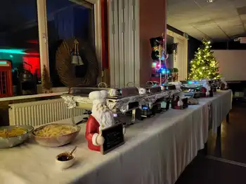 Buffet voor A.F. Security en Feenstra's Friet medewerkers Eextahal Sport en Events Scheemda